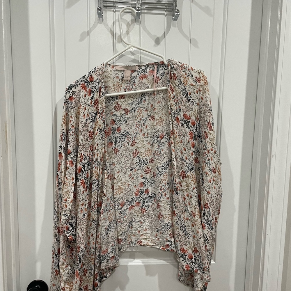 Forever 21 women’s size small short sleeve floral cardigan/kimono